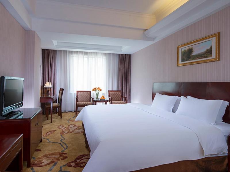 Vienna Hotel Shenzhen Yinhu Bus Station Exterior foto